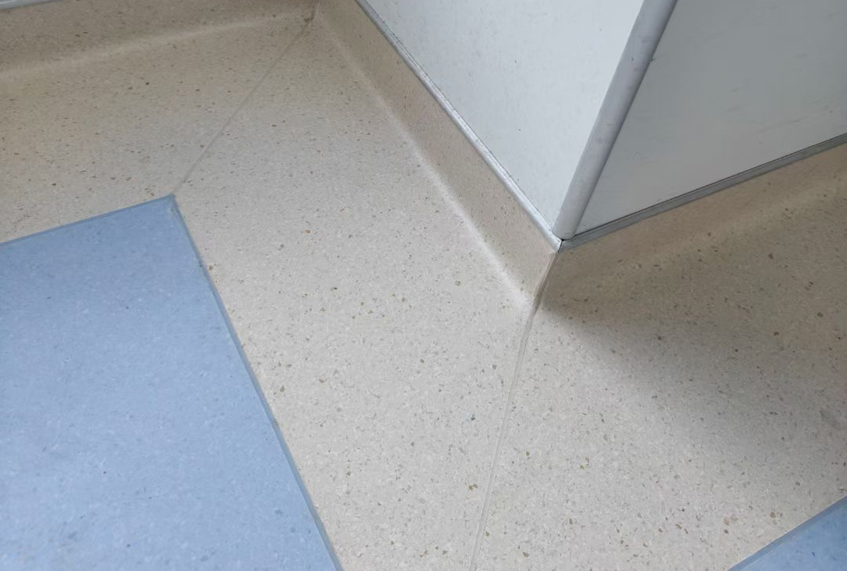 333體育同質(zhì)透心地板